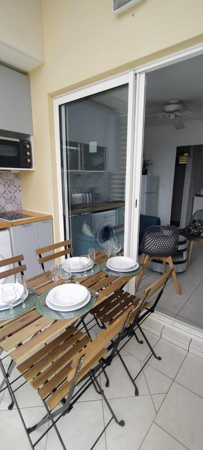 Apartament Flamboyant De La Baie La Trinité Zewnętrze zdjęcie